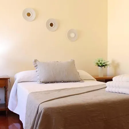 Piso Castelao Con Terraza Y Aparcamiento Privado *