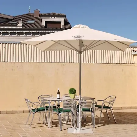 Piso Castelao Con Terraza Y Aparcamiento Privado