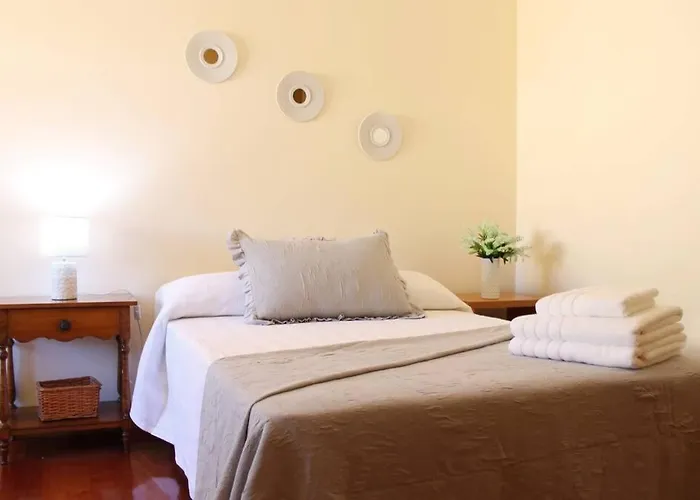 Piso Castelao Con Terraza Y Aparcamiento Privado *