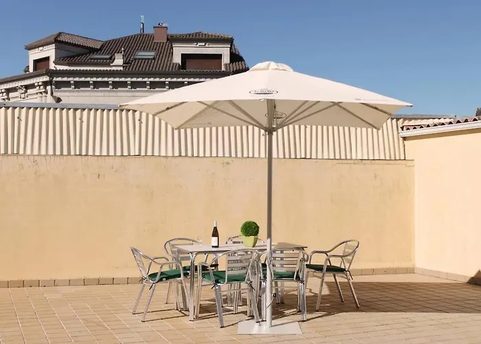 Piso Castelao Con Terraza Y Aparcamiento Privado